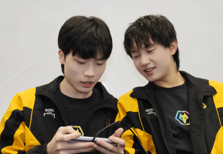 estar确实捡了便宜_梓墨_阵容_花海