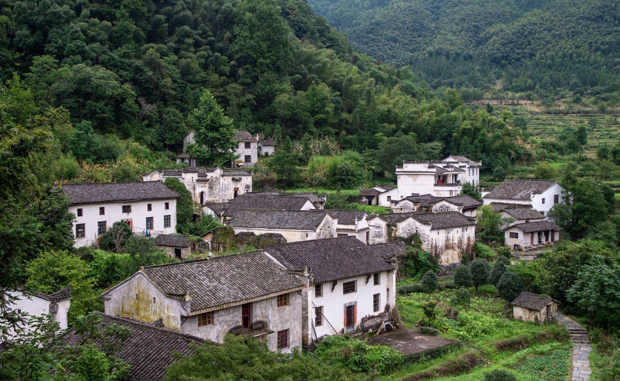 藏在皖南群山间的古村落，比宏村更原生态，景色美如“世外桃源”