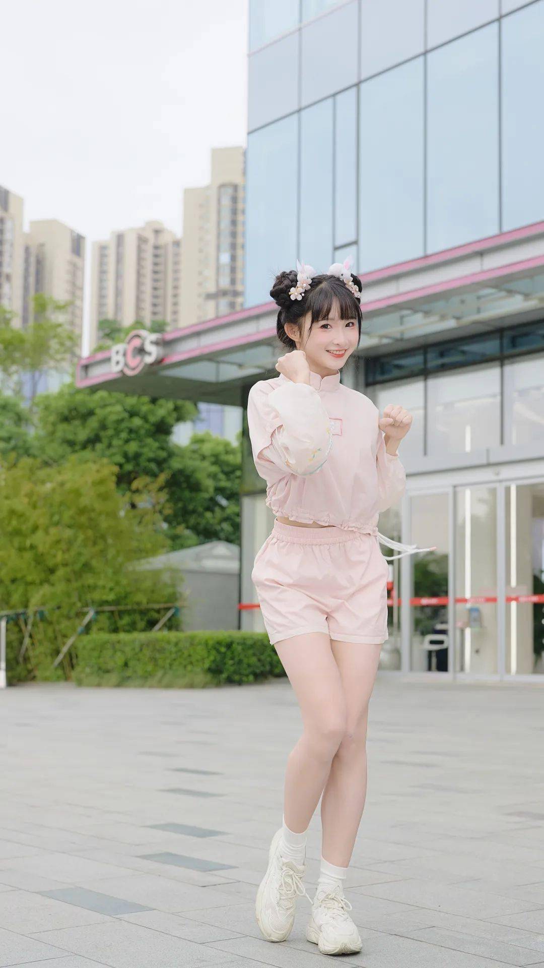 [ 用灵动舞姿舞出精彩的@晓丹小仙女儿][ 土生土长用山歌展示湘西的