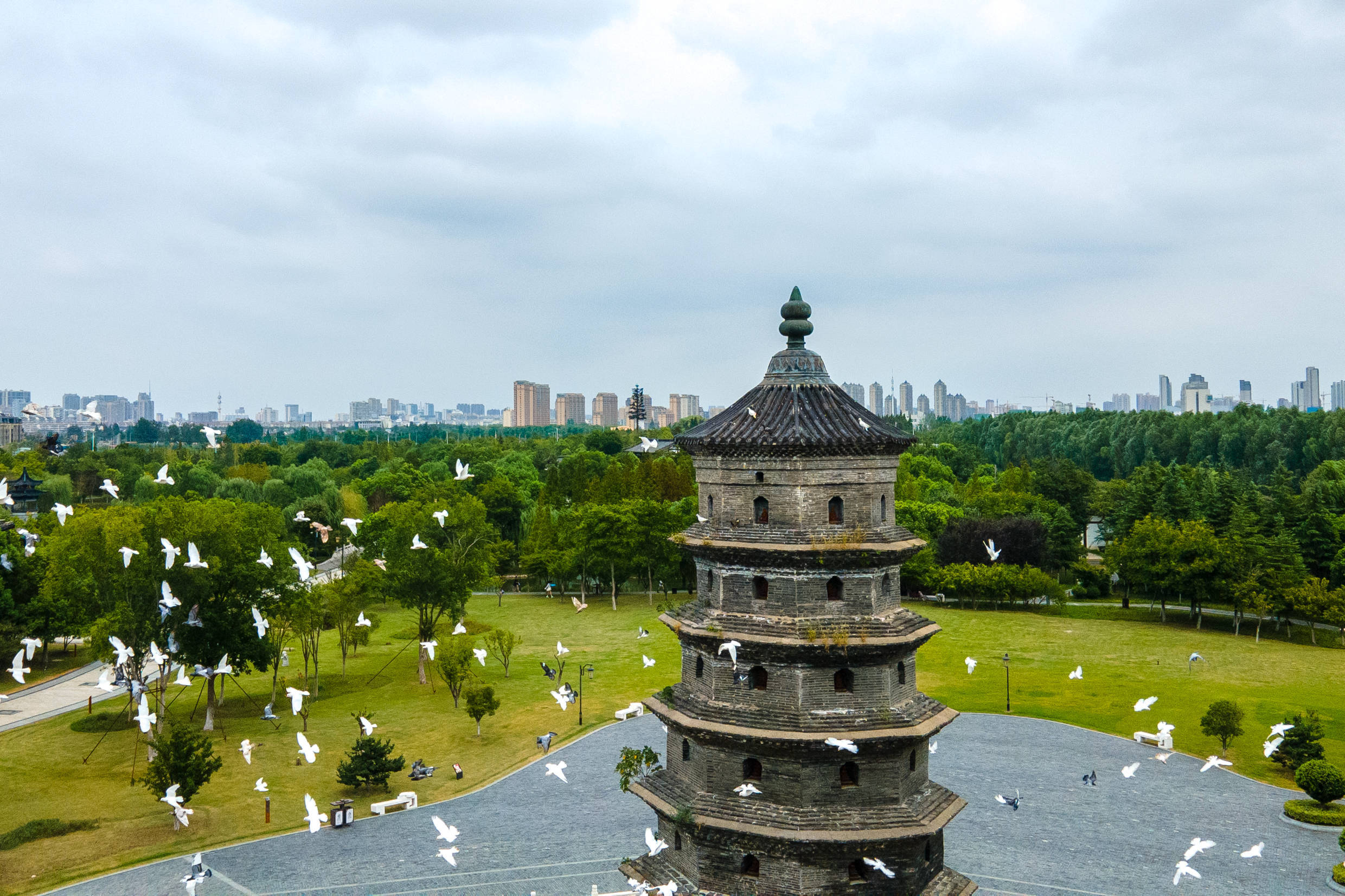 塔"海春轩塔,塔无地基却屹立千年不倒,知道的人不多_古塔_东台市_历史