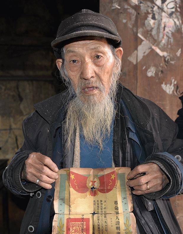 老兵拿出珍藏64年照片引轰动,博物馆抢着要,照片有何特殊之处?