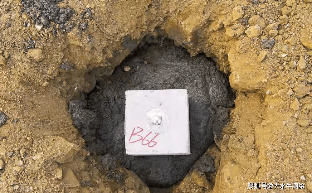 基准点是沉降观测测量中基本的构成层面,其对沉降的观测精确度有着