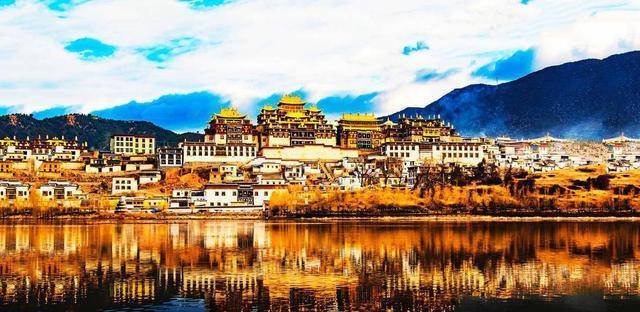 西方人憧憬的“香格里拉”到底是哪里？是在云南还是在西藏？