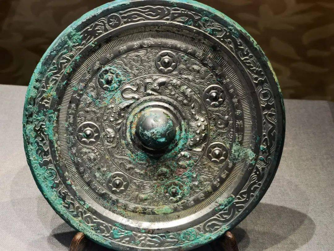 おしゃれ】 古代青銅鏡 中国 遺跡発掘品 金工 副葬品 古鏡 青銅器 鏡 