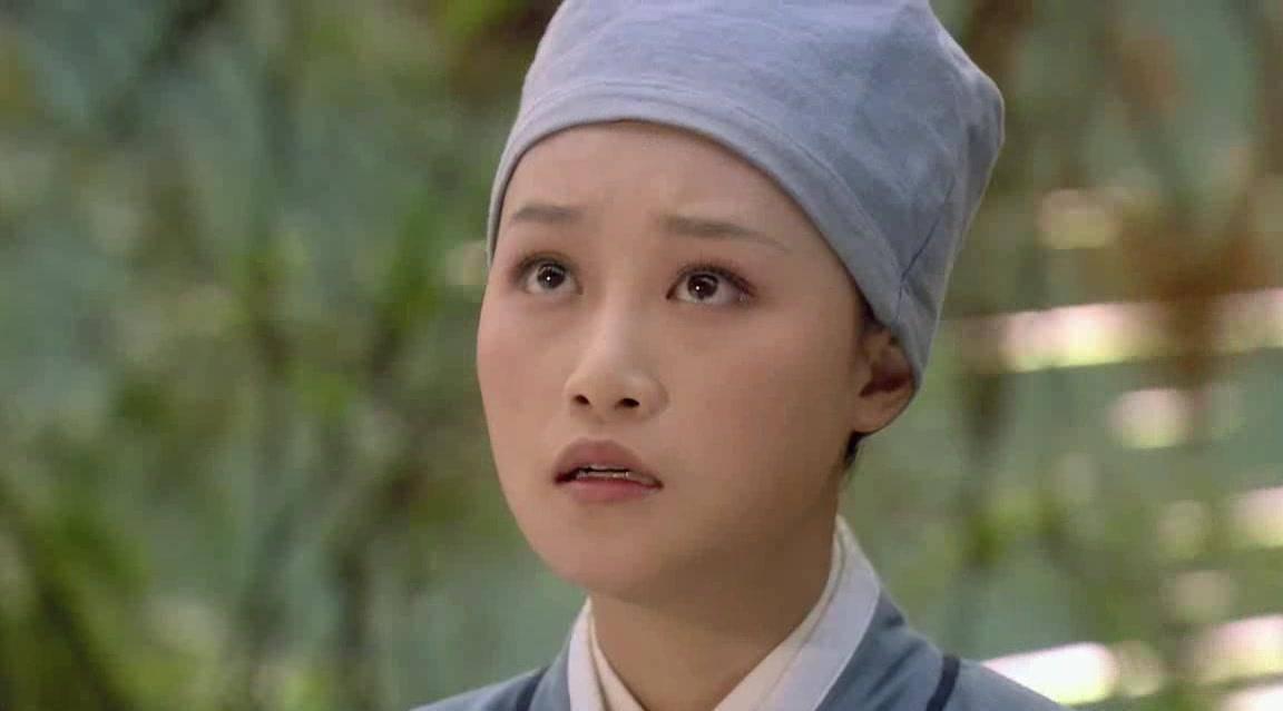 至今日已是十个月十二天——"她怔怔地,痴惘地,"为了避开尤静娴的痴情