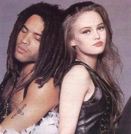 兰尼和前妻离婚后,和德普的孩子他妈,法国知名歌手瓦妮莎·帕拉迪思在