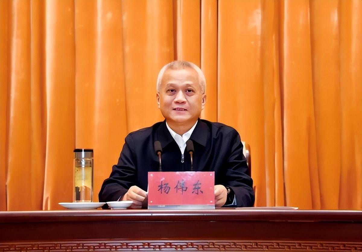 丁绣峰任内蒙古包头市委委员,常委,书记_工作_政治_发展