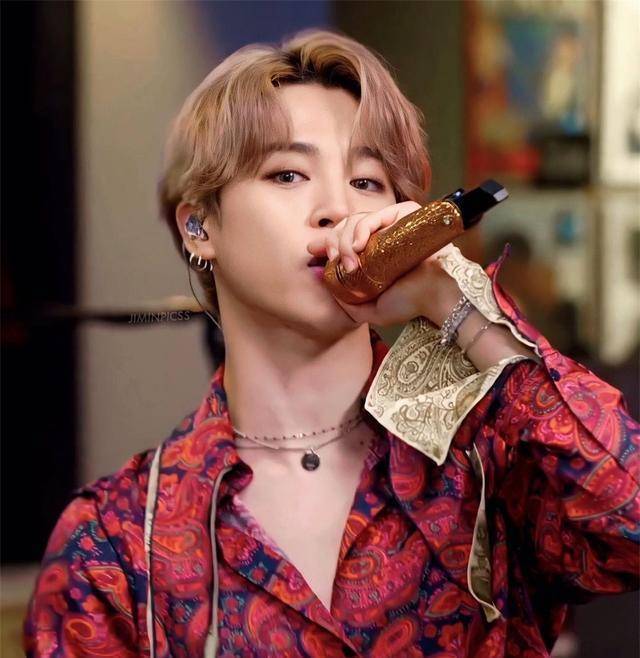 bts的jimin是真正的"宝宝的选择",连名人婴儿都是他的粉丝?