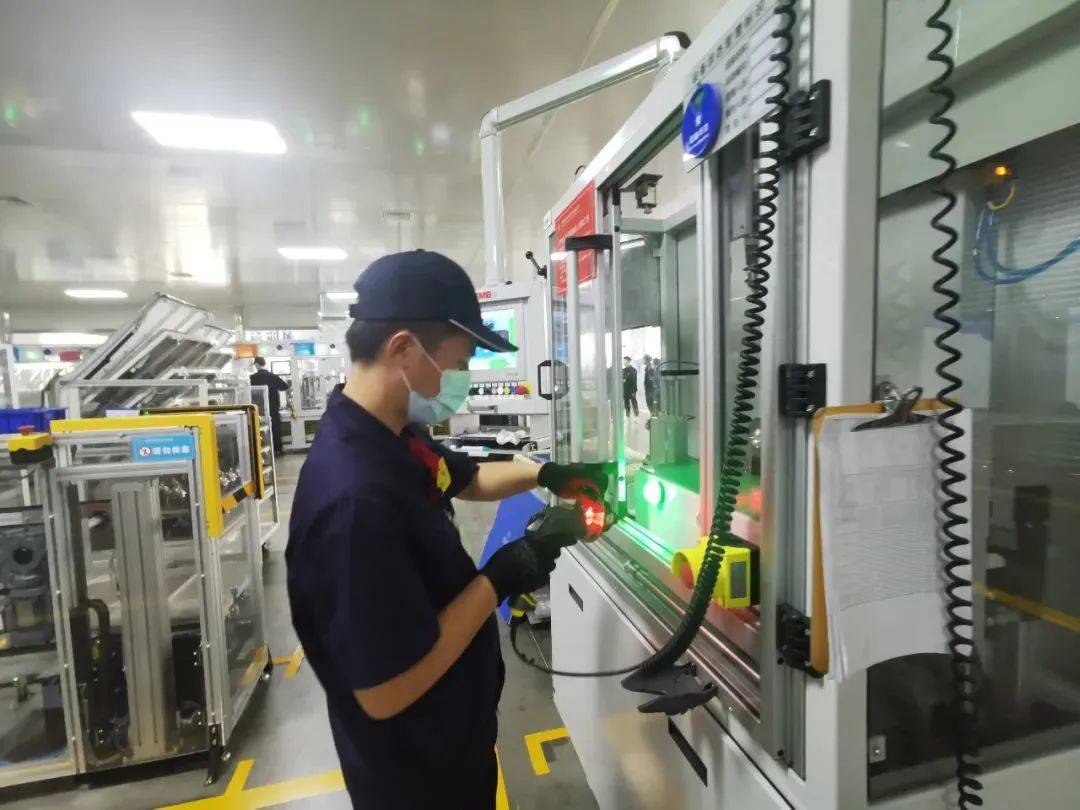 县西岭雪山文体装备功能区的成都西菱动力科技股份有限公司生产车间内