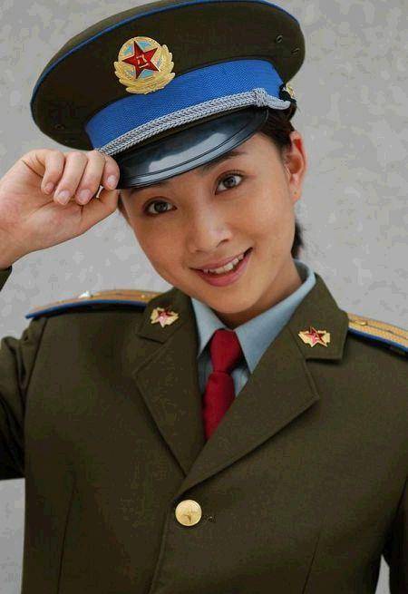 这个人就是沈腾,如今中国影史票房第一的男演员.