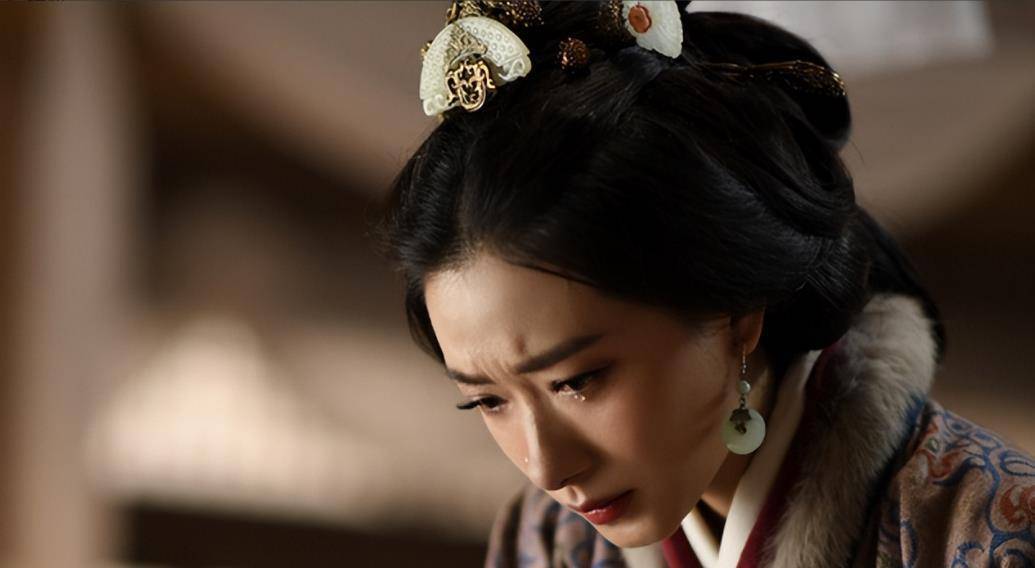 除了一死之外没有任何的拒绝办法,秦宜禄要是对老婆儿子情深意重也