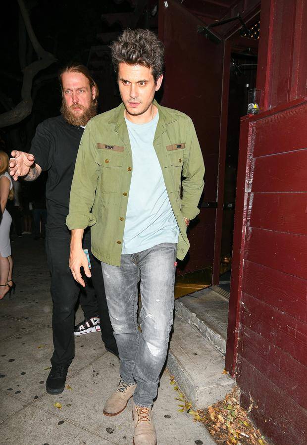 蕾哈娜和约翰·梅尔在一起吃饭,粉丝以为他们在创作新作品_凯蒂·佩里