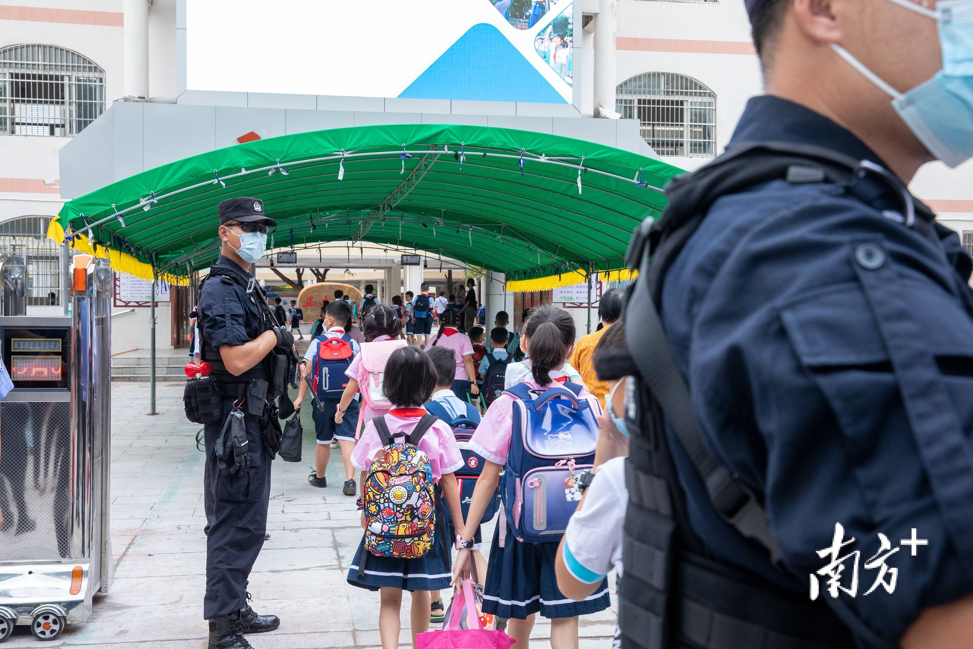 公安局组织茂南公安分局前往广东茂名幼儿师范专科学校开展"警校联动