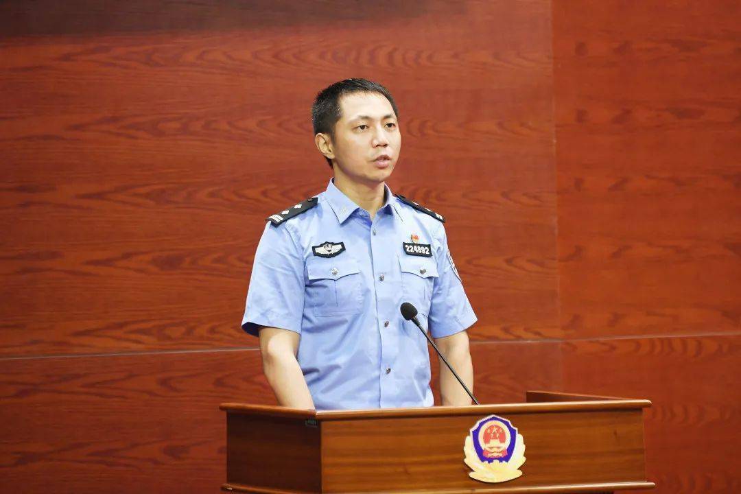 "这场报告会催人奋进_市公安局_工作_群众