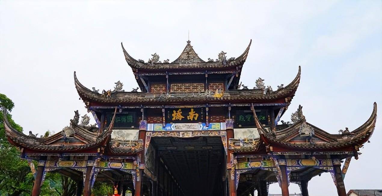 明清传奇-能文能武奇县令，在都江堰修建了一座桥，惠民至今