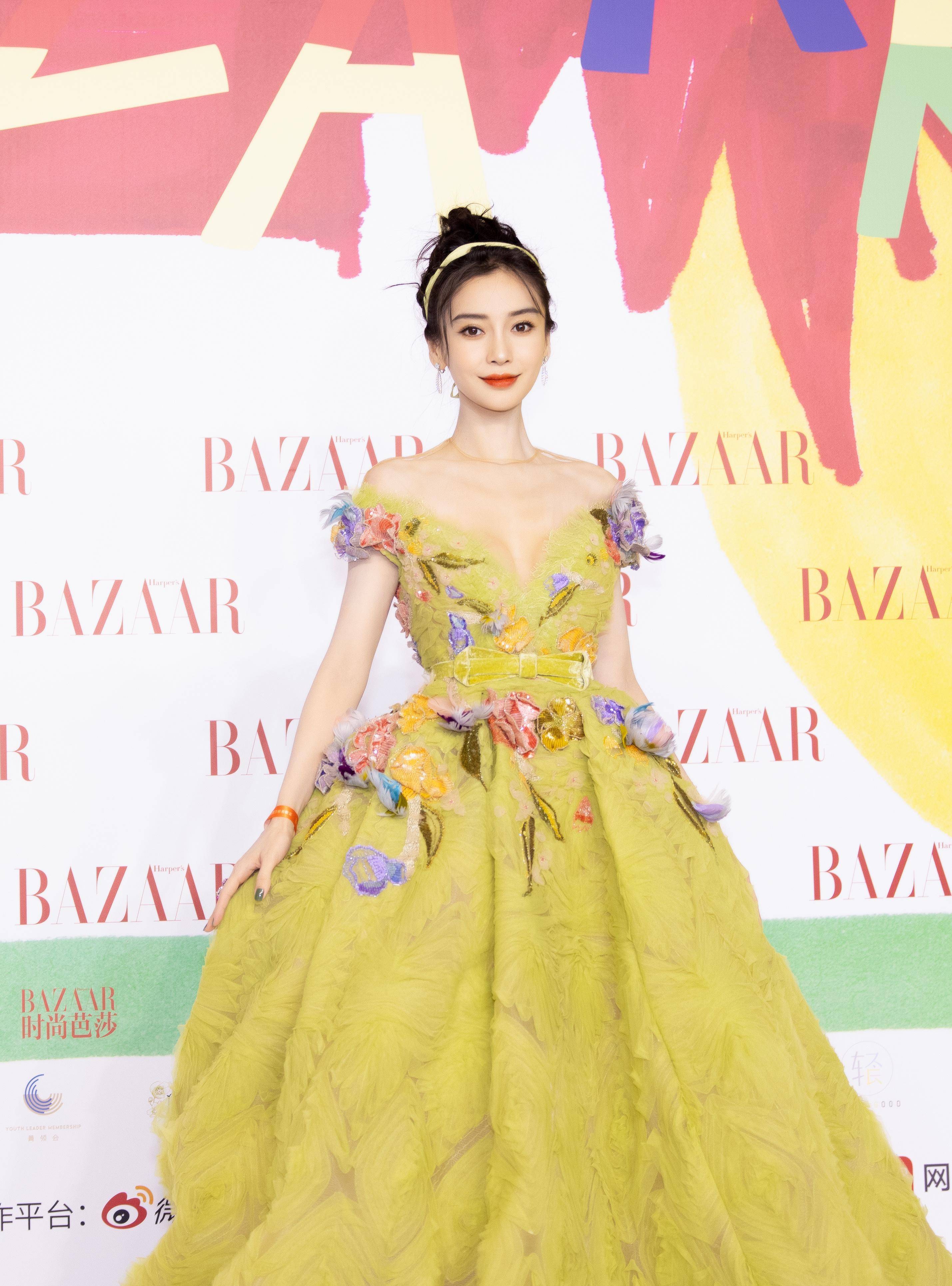 2022明星慈善芭莎夜,杨幂复古风超迷人,anglebaby好似花仙子_感觉