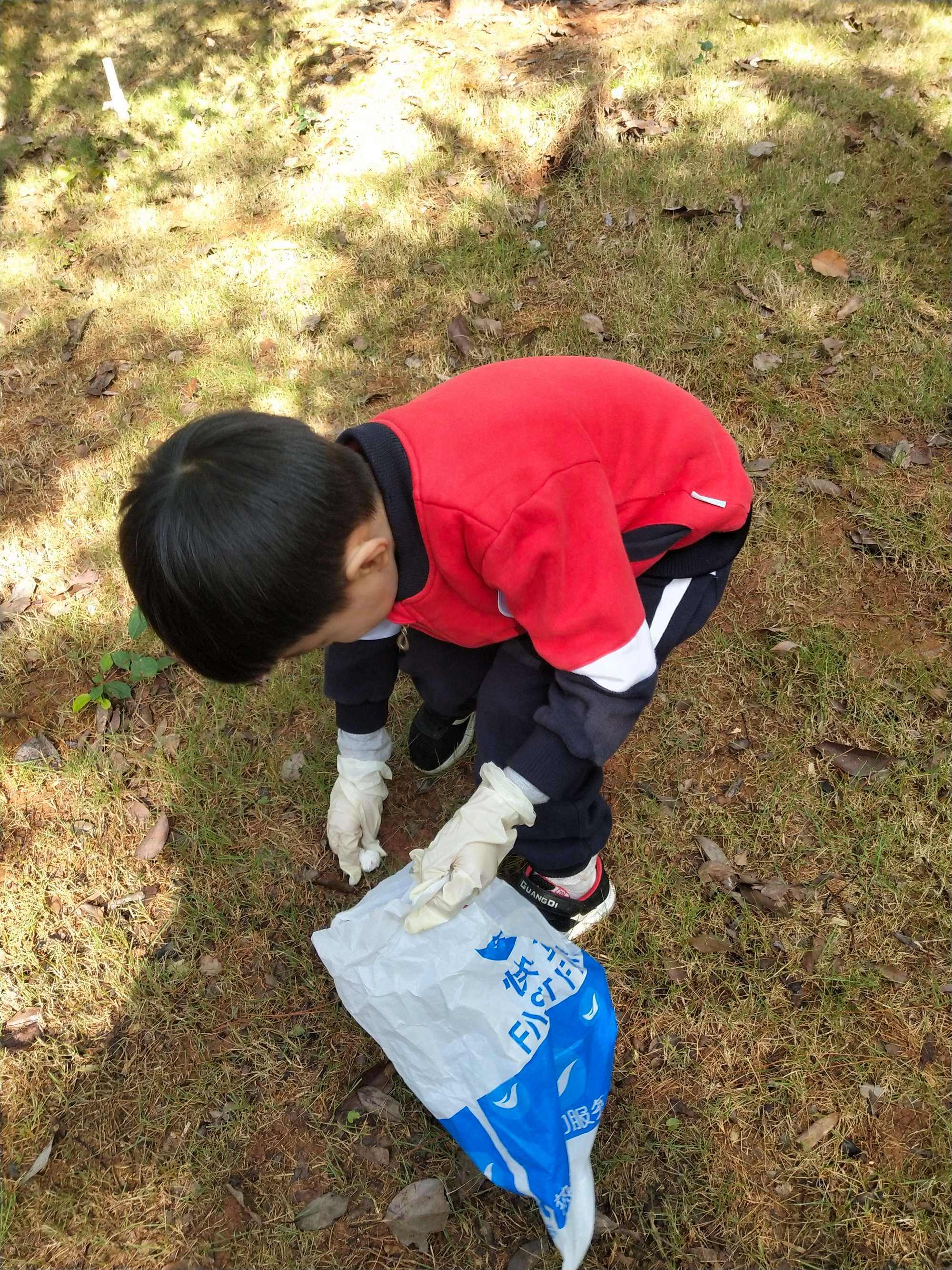 当孩子感受到没学问干苦力活的艰辛了孩子就能够明白学习的意义