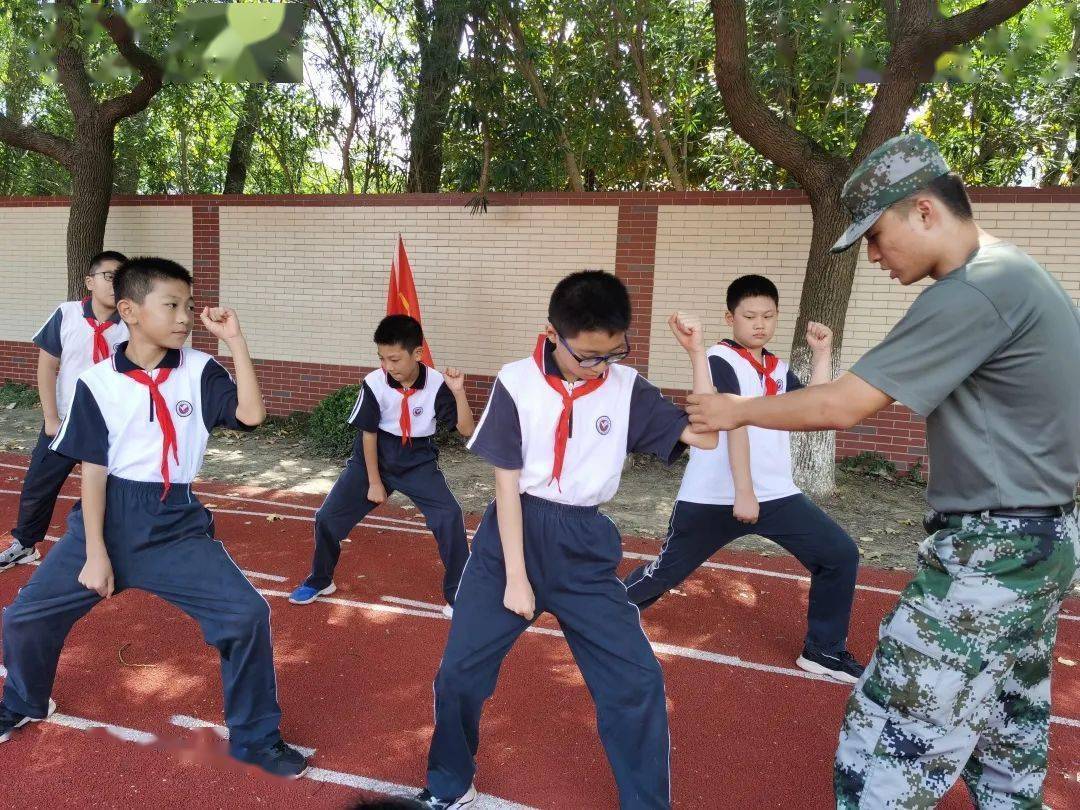 校园新闻| 树立诚恒志,启航新成长——育秀实验学校开展六年级新生