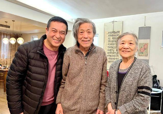 张嘉益,张子健不忘师恩,节日看望恩师,马精武,李苒苒状态很好_张建新