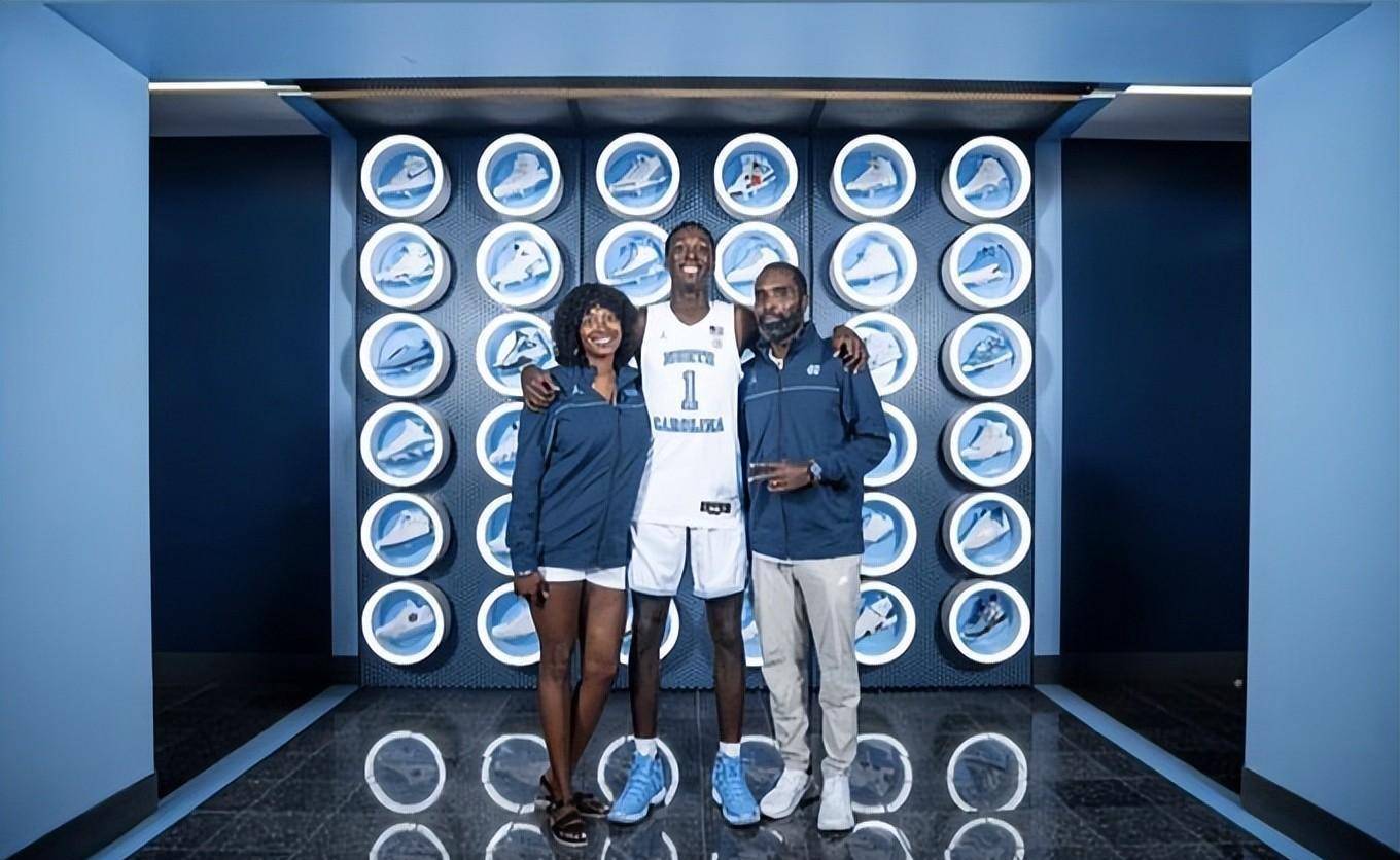 2024届四星分卫德雷克-鲍威尔承诺加盟ncaa北卡大学_powell_drake