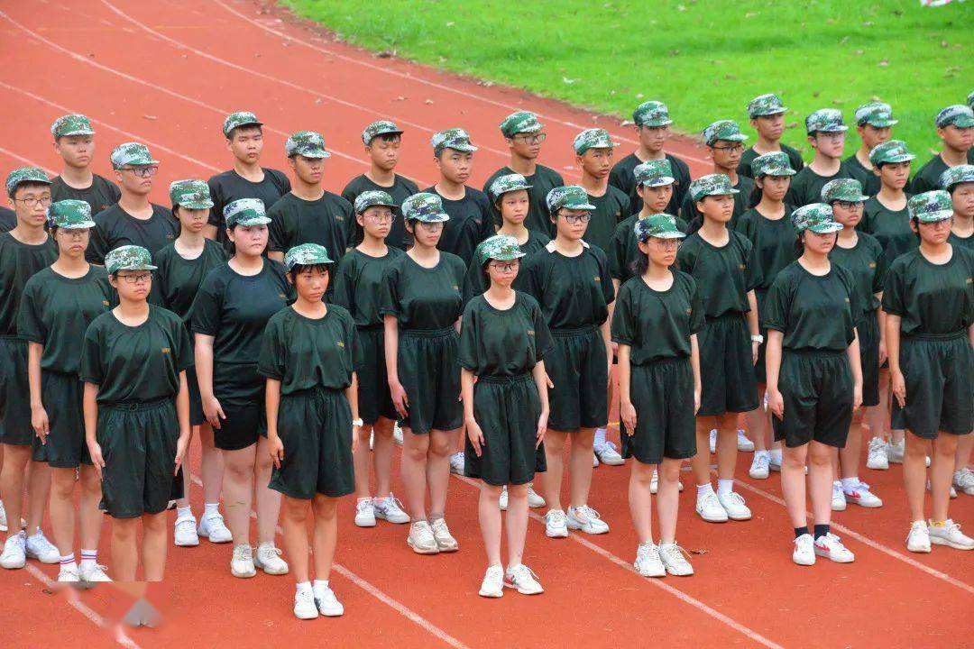 南海中学2022级新生成长日志丨一抹生动迷彩,一段难忘光阴_训练_军训