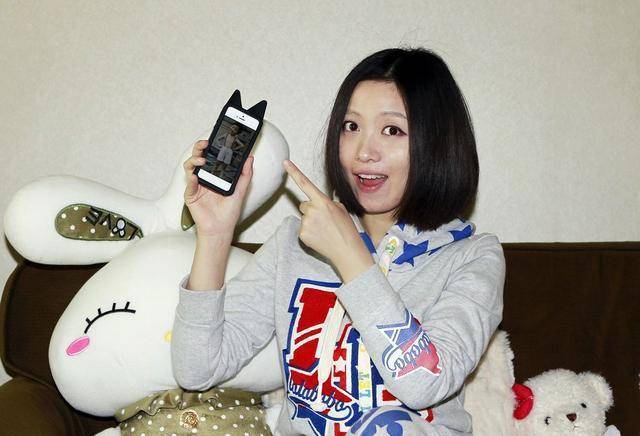 用生命唱歌的姚贝娜,用一组宣传写真,愣是"骗"了观众2年_音乐_女孩