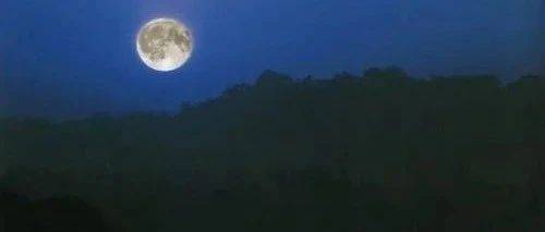 席慕蓉：明月夜_山坡上_母亲_月亮