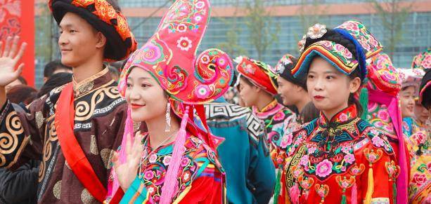 仅有三十万人口的羌族,他的祖先古羌人是一众少数民族的始祖?