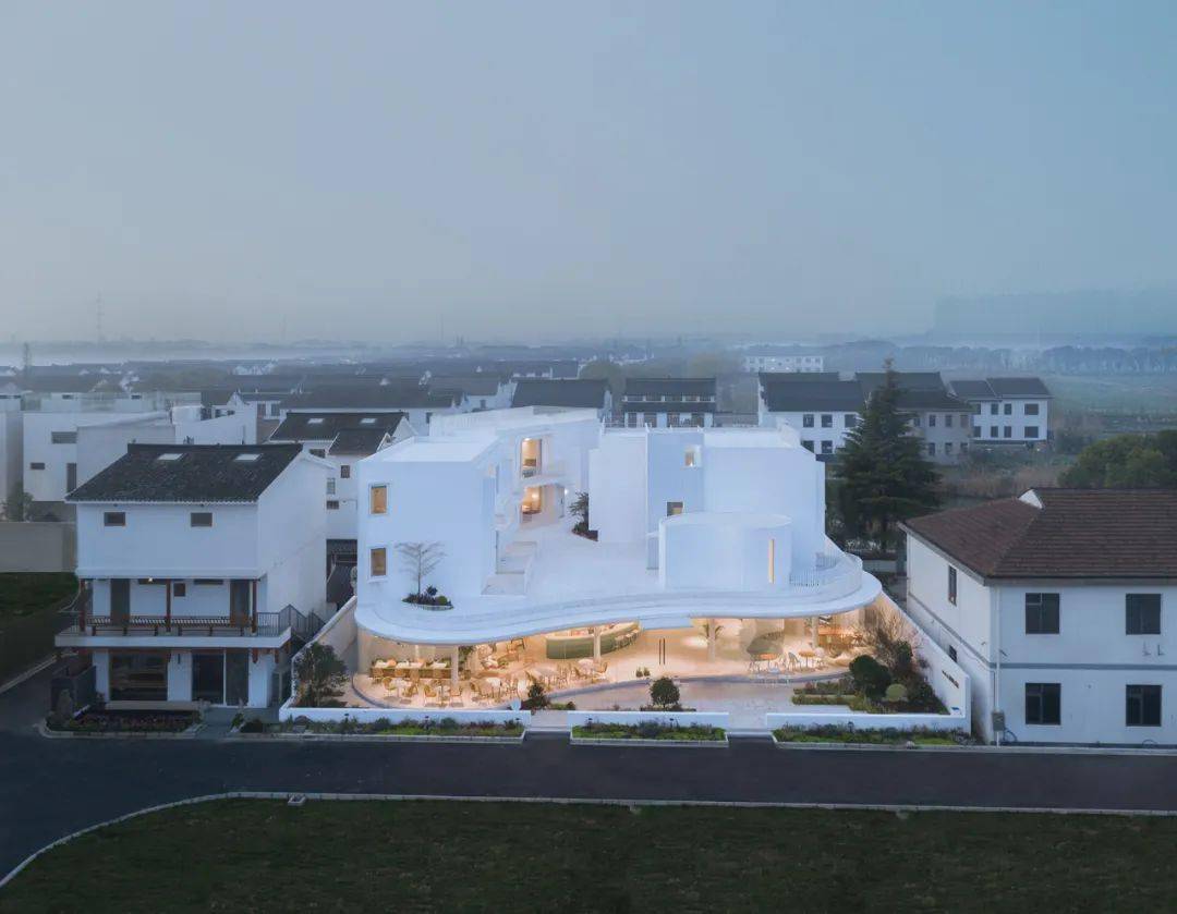 萨伏伊别墅:"新建筑五点"的集中体现