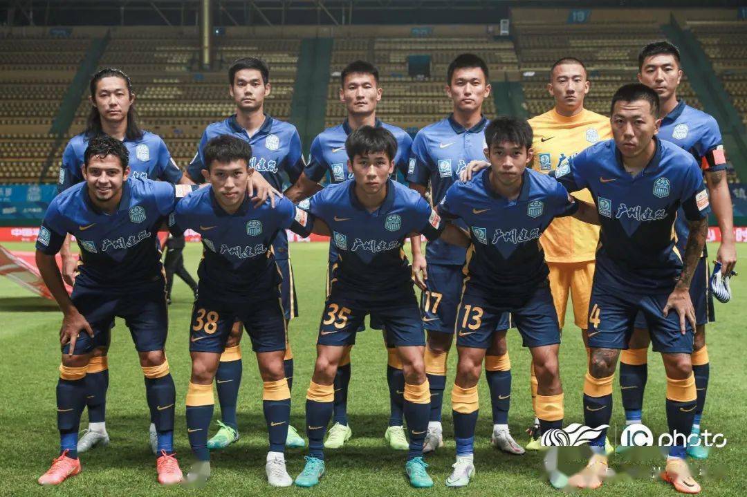 李永佳冷箭制胜,广州城拿下德比战!_吉列尔梅_禁区_韩佳奇