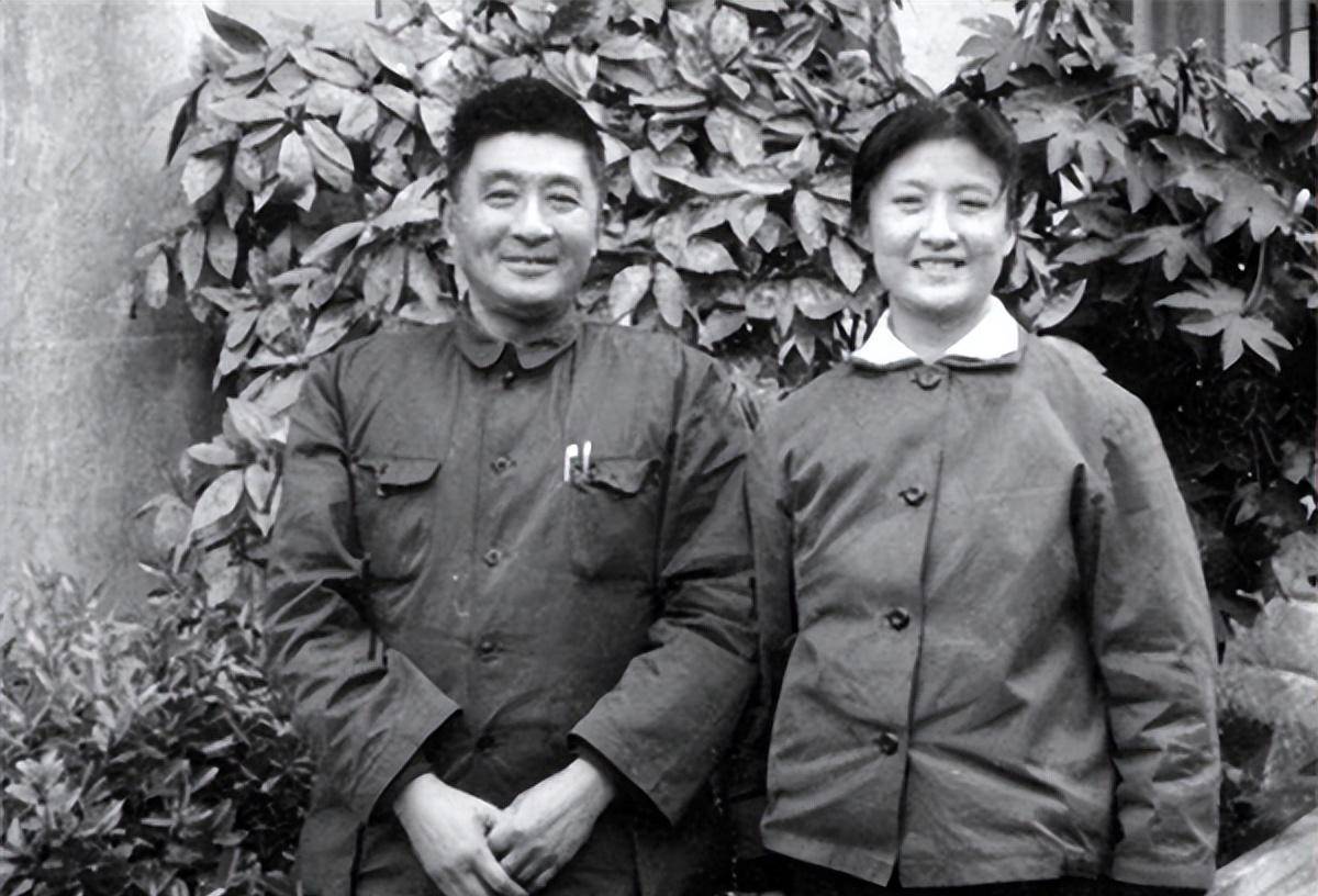 黄宗英:18岁成为寡妇,与美男子相恋33年,传奇人生就此谢幕_赵丹_程述