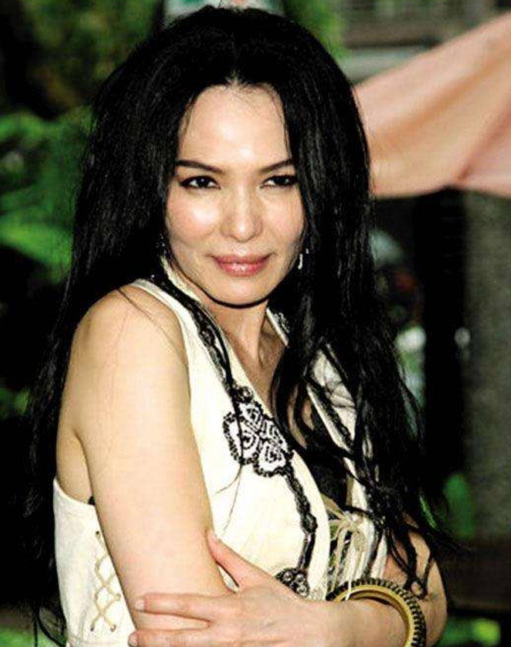 歌后潘越云:17岁父母双亡,被丈夫索赔800万,如今被人遗忘_专辑_成为了