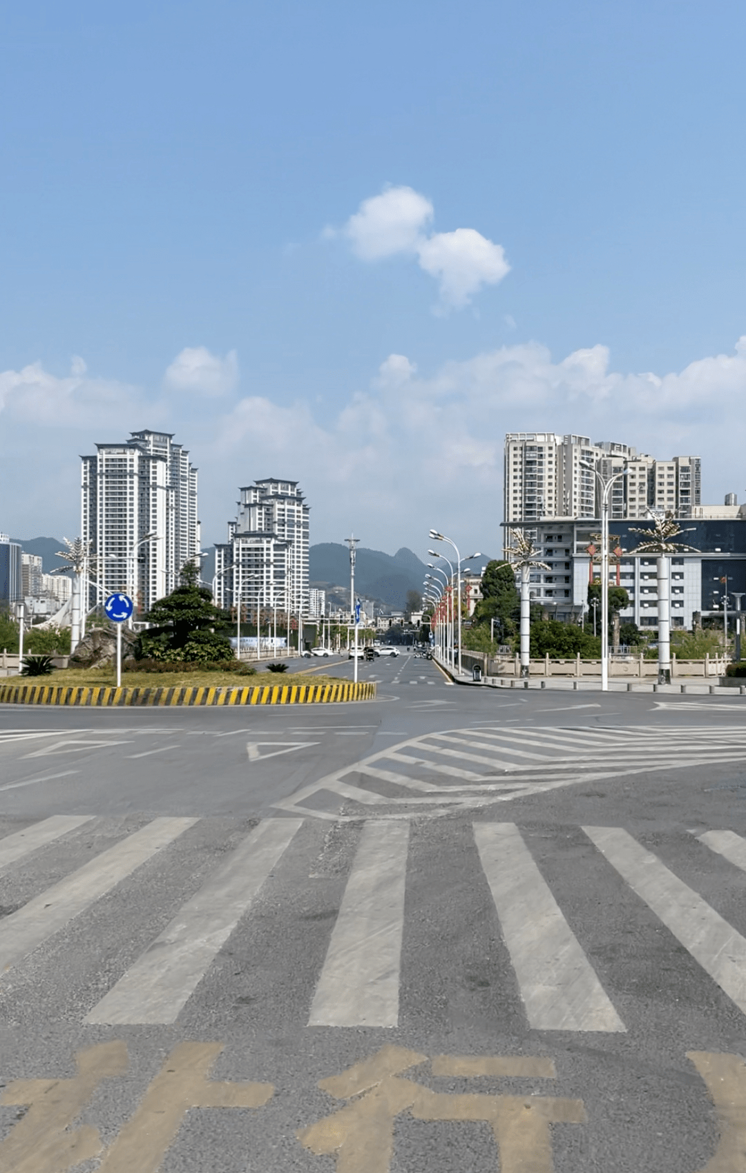 临时管控下的利川城_天桥_保护_街道