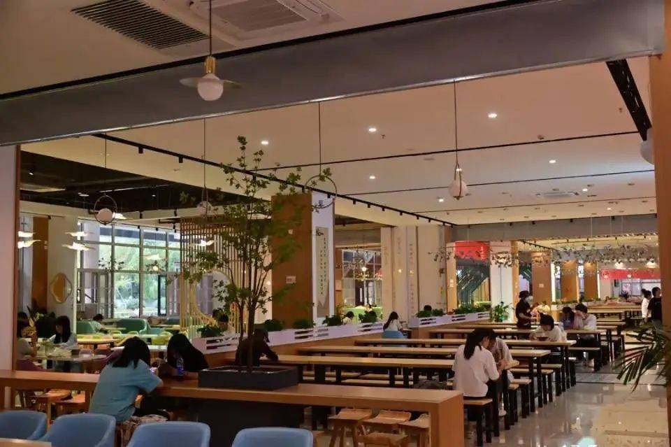 迎新日志||以家人之名,迎闪闪萌新_喷泉_许志磊_操场