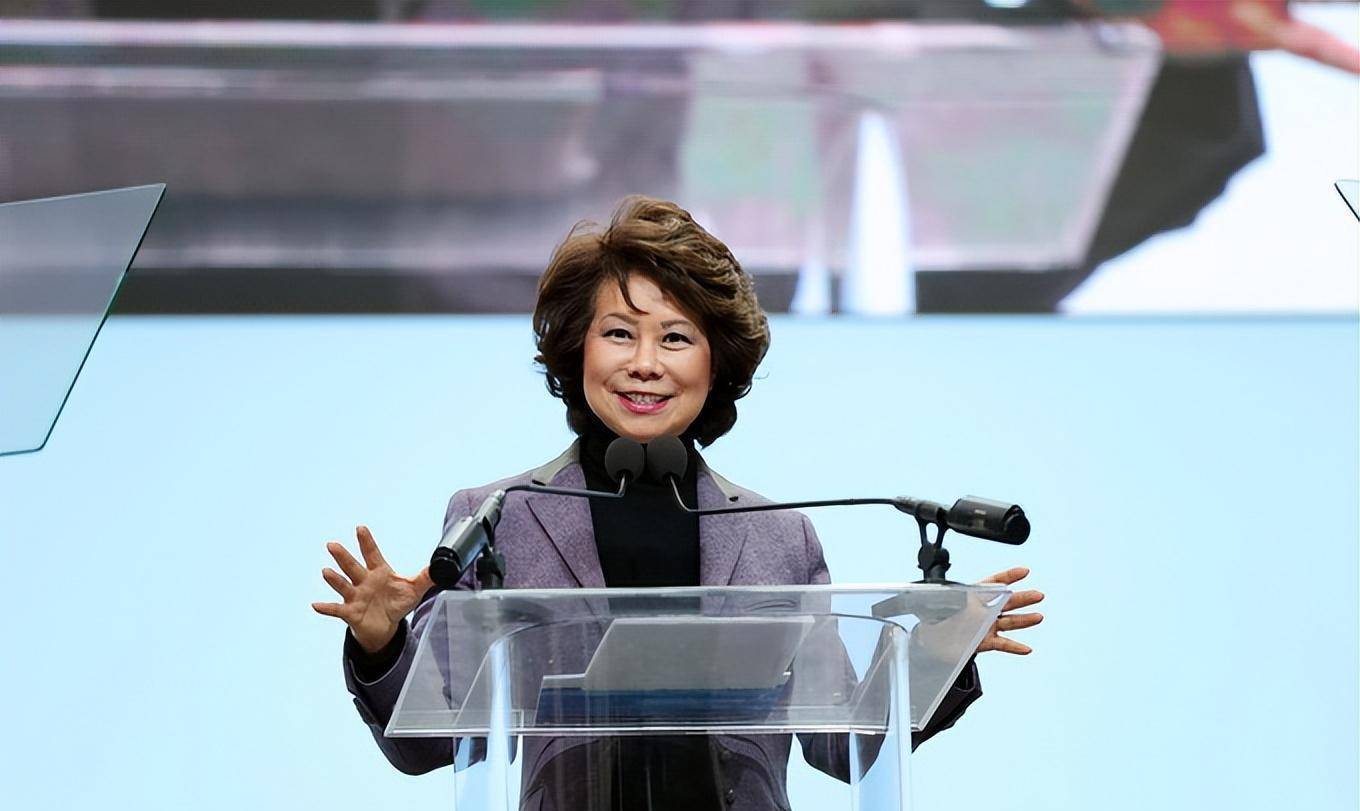 她是美国首位华裔部长:48岁就当上部长,唯一的遗憾是没生孩子_赵锡成