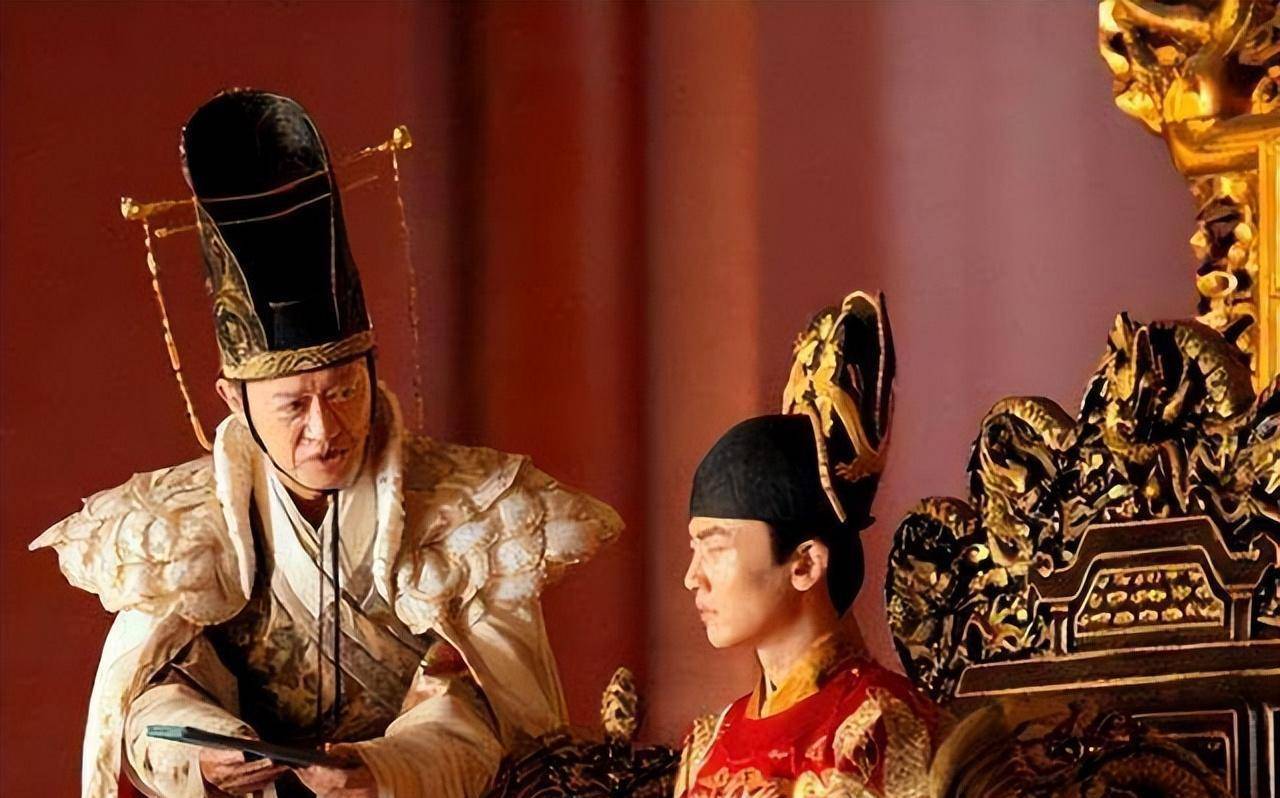 为什么唐朝的专权太监可以随便废立皇帝,而明朝的皇帝说杀就杀了_宦官