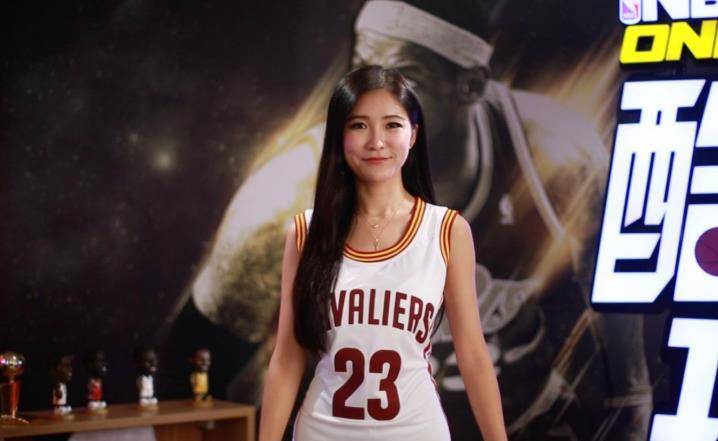 nba美女主播周玲安,入住奥兰多直播nba,身材堪比卡戴珊_球迷_网友_1