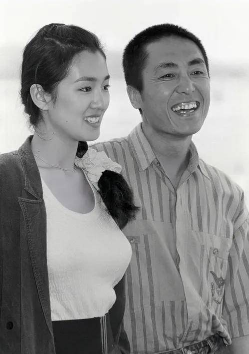 张艺谋:抛弃发妻肖华,与巩俐同居八年,转身娶小31岁的陈婷_时候_因为