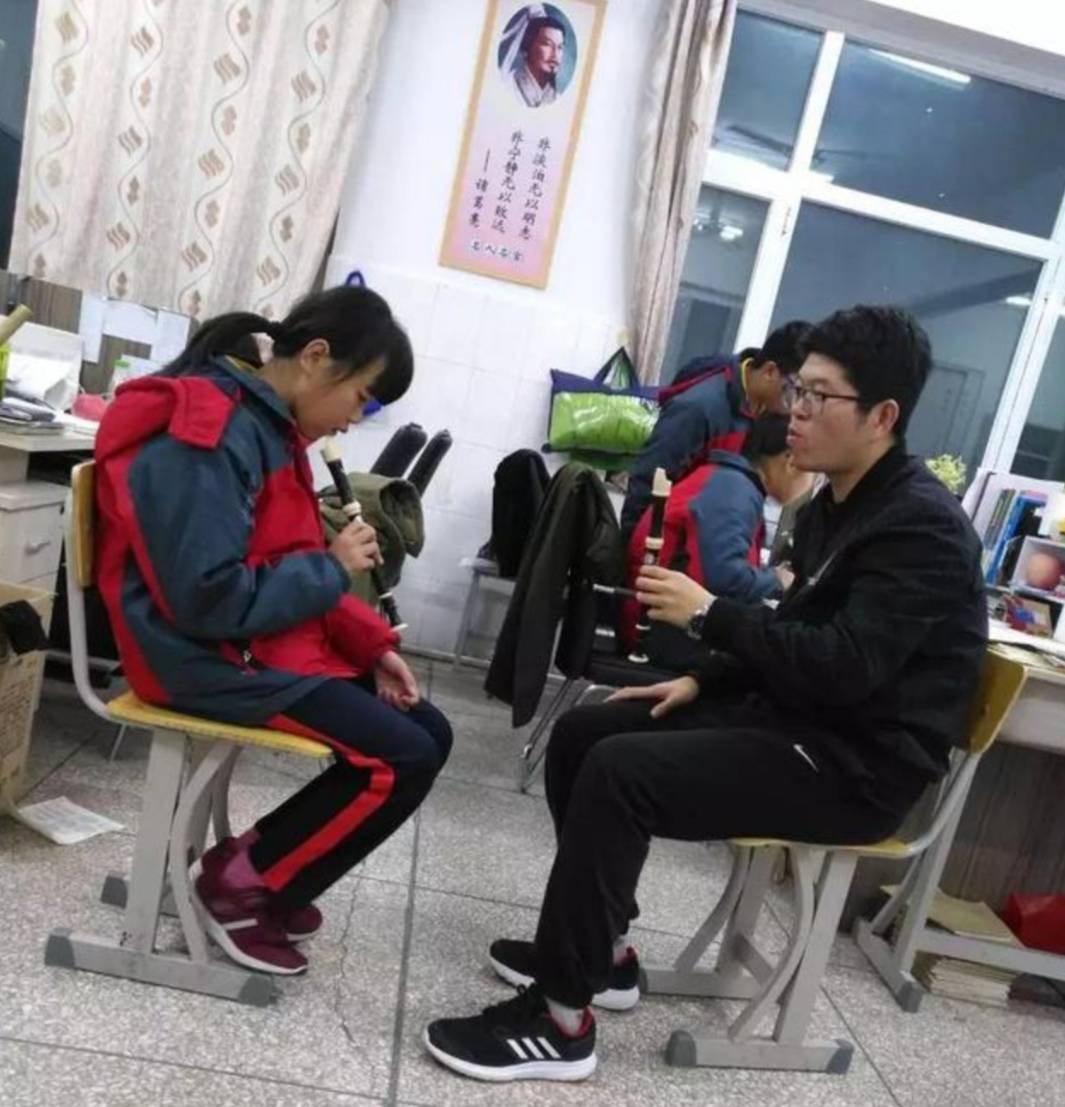 廊坊市第十二中学教师 王斌:格尽职守 教书育人_孩子_教育_安次