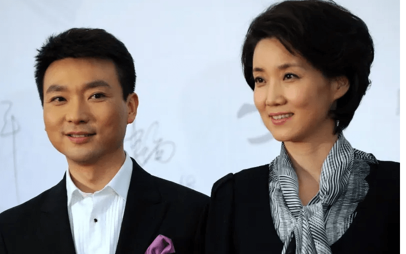 央视主播李修平:主持26年0失误,42岁再婚也幸福,至今无儿无女_工作