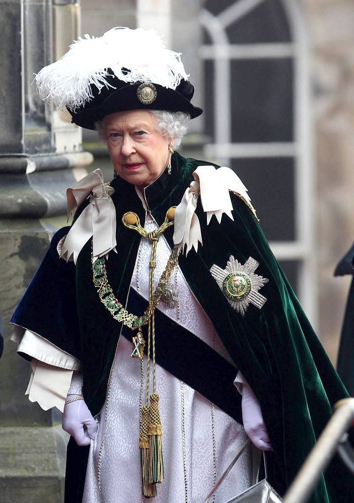 蓝军骑兵团(第一龙骑兵团)制服,这也是哈里和梅根大婚时选择的礼服