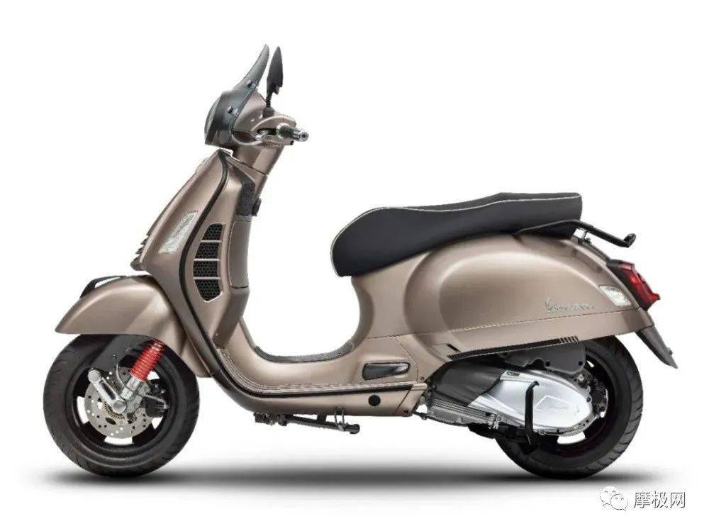 vespa gts 300古铜金特别版全新设计的专属车身贴花与车身配色形成