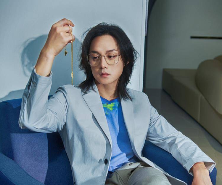 尹正果真瘦回了陆离时期,圆脸都瘦成瓜子脸了,颜值重归巅峰_漂亮_明星