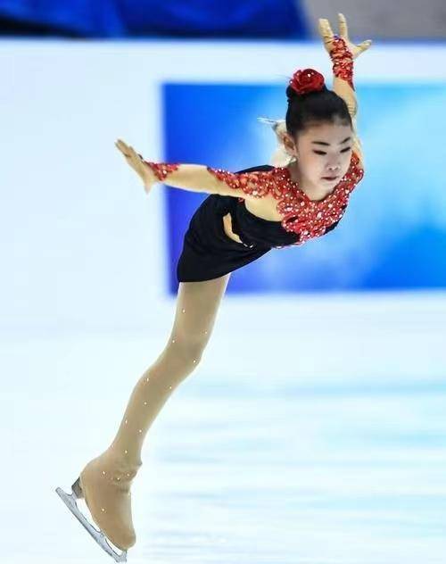 冰上精灵安香怡:出身花滑世家天赋异禀,3岁滑冰11岁夺冠未来可期_训练