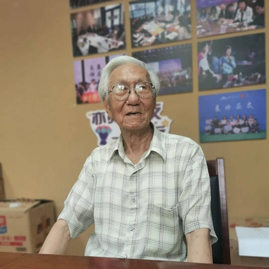 86岁仍坚守编辑岗位，郑福裕和核事业共度了大半辈子 