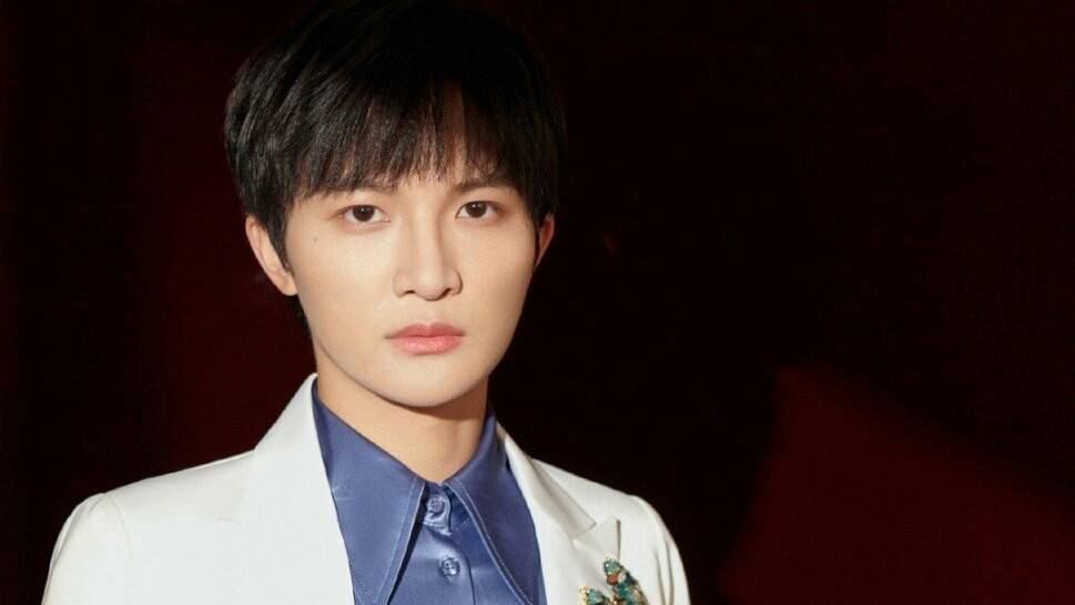 钟汉良在《锦心似玉》里谈情说爱,周深就唱《要一起》;迪丽热巴,吴磊