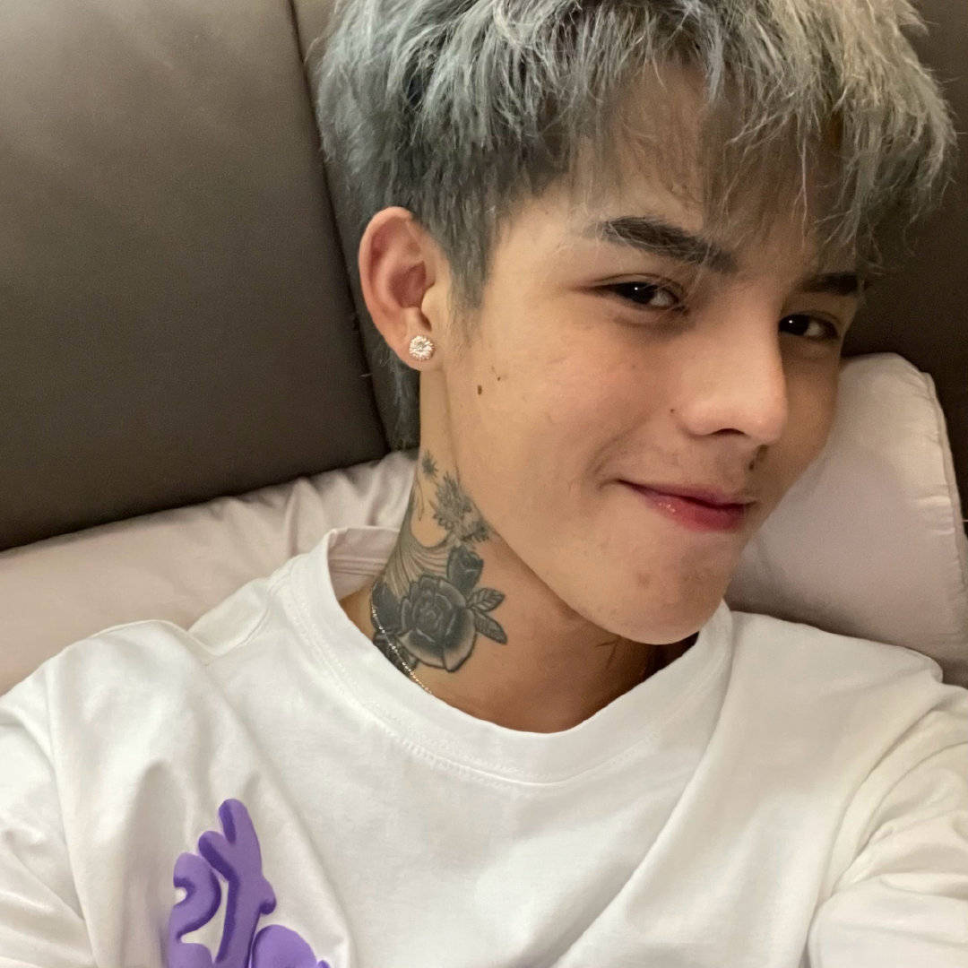 殷世航为热度炒男男cp,还连麦前任套璐璐,称她是他的婚礼司仪_网友