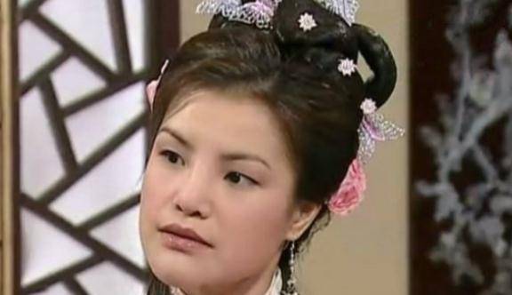 应该很多人都是看过她出演的作品的,在《鹿鼎记》中假扮太后的毛东珠