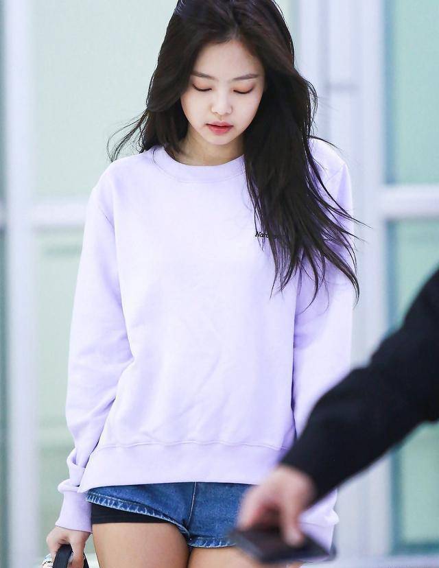 金智妮实力教学时尚穿搭,学会秒变小野猫_造型_宝贝_短裤