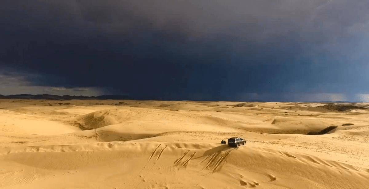 新疆大暴雨，塔克拉玛干沙漠为何被淹，沙漠会变绿洲吗？